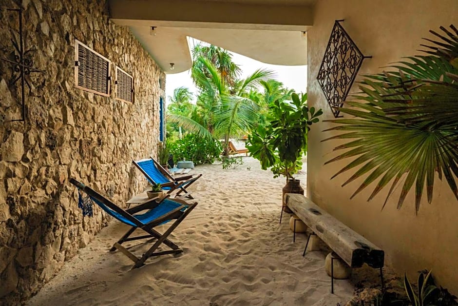 Casa Mia El Cuyo Eco Beach Boutique Hotel