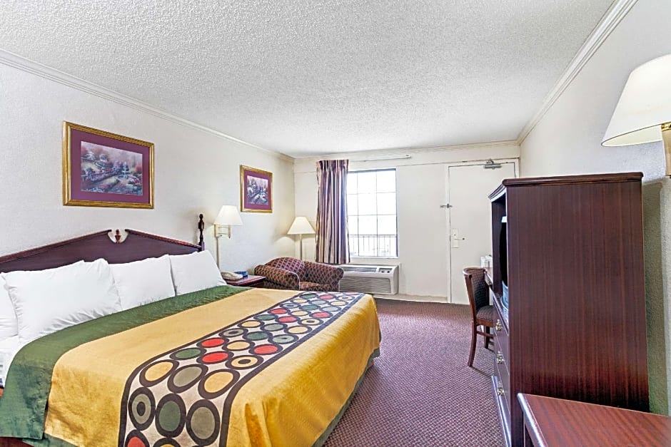 Super 8 by Wyndham Clarksville East