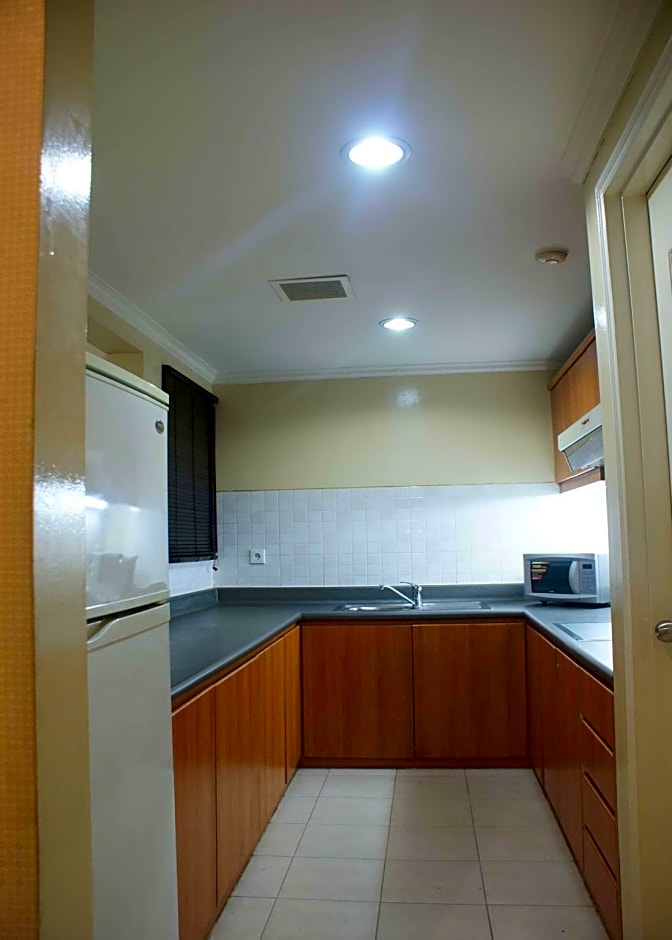 Grand Tropic Suites Hotel