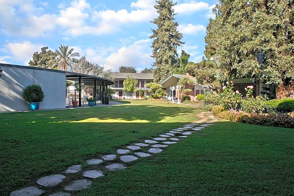 Lamp Liter Inn Visalia, an Ascend Collection Hotel