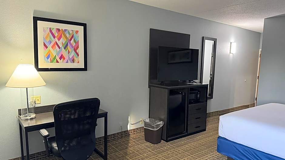 Baymont by Wyndham Louisville Airport South