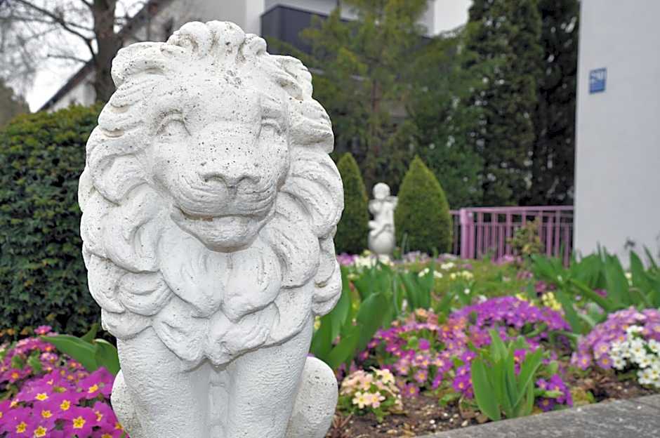 Villa Waldperlach by Blattl