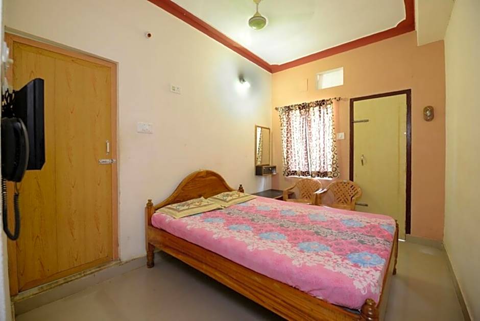 Goroomgo Surya Inn Konark