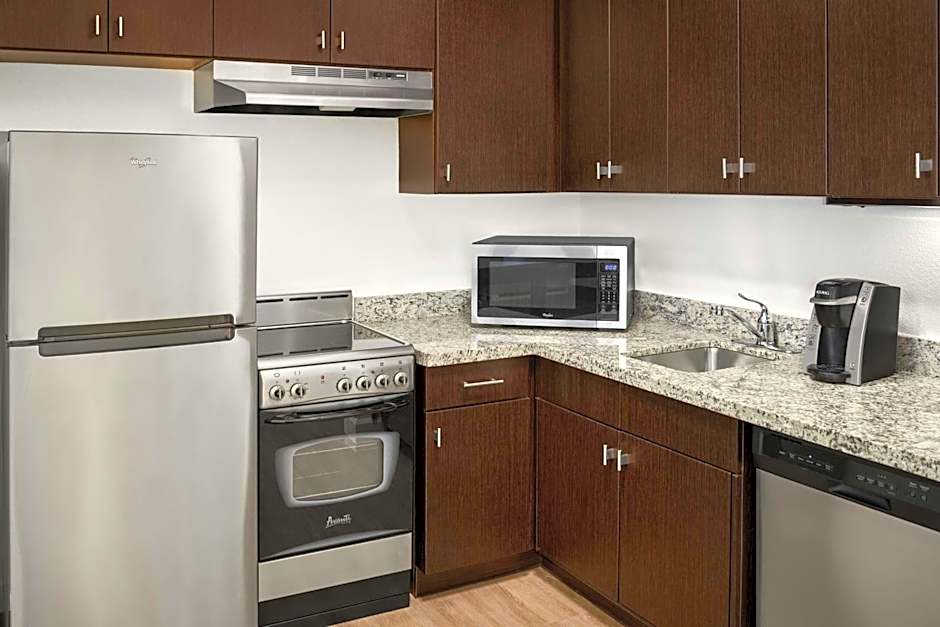 TownePlace Suites by Marriott Lawrence Downtown