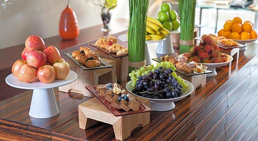 Centro Al Manhal by Rotana