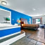 Econo Lodge Inn & Suites I-64 & Us 13