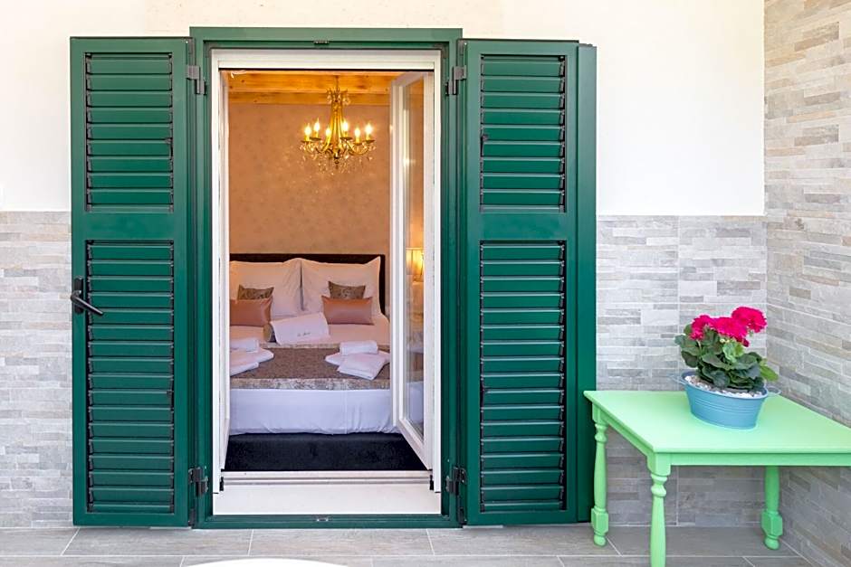 Le Monde Luxury Accommodation