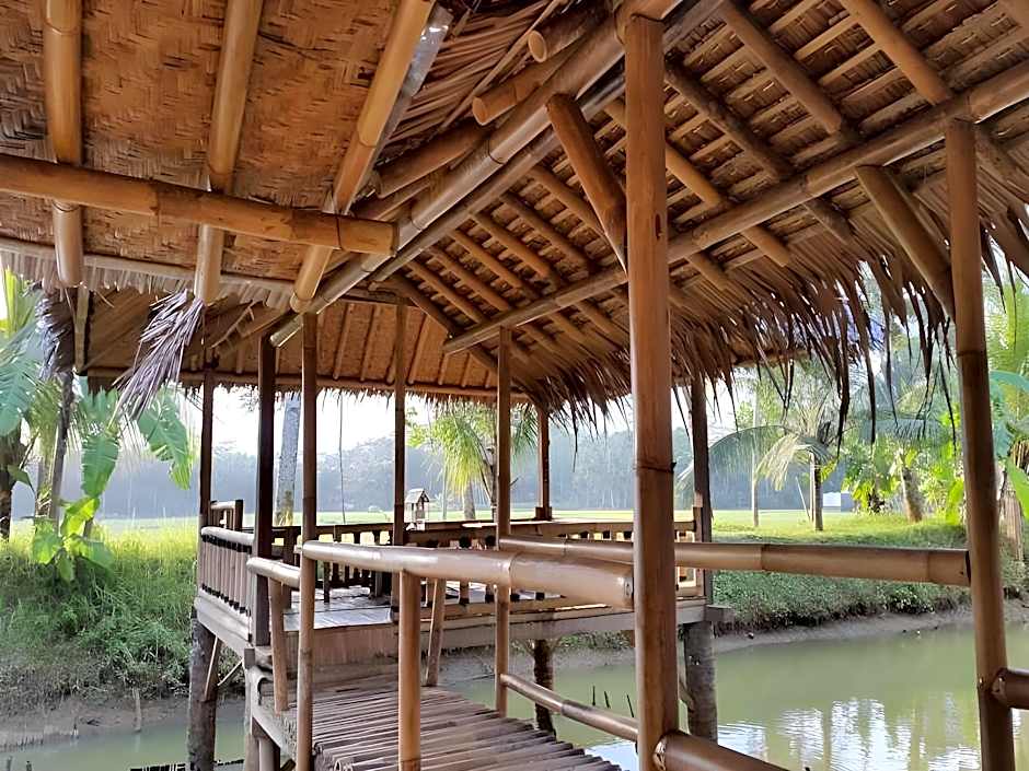 Baleku Bamboo Retreat