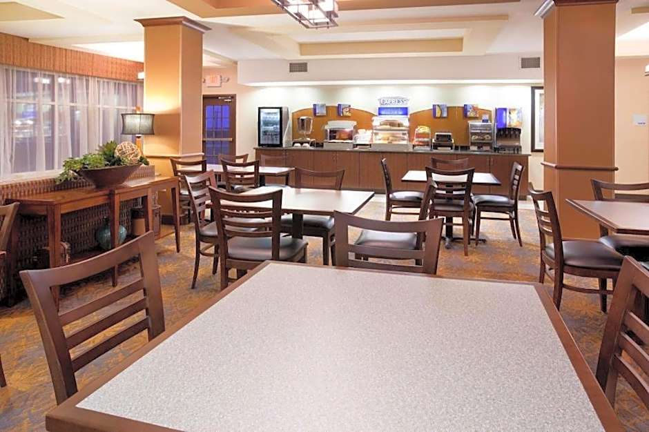 Holiday Inn Express Hotel & Suites Lamar By IHG