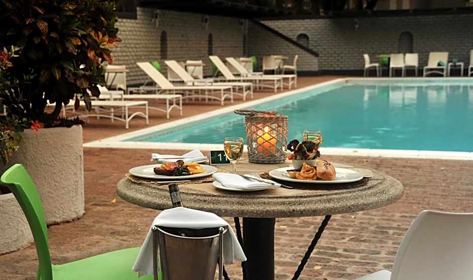 Cresta Sprayview Victoria Falls