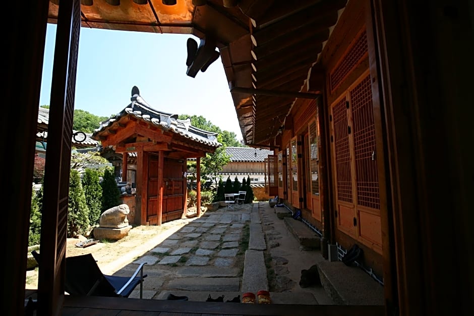 Gaeunchae Hanok Guesthouse Jeonju 2 (Korea Quality)