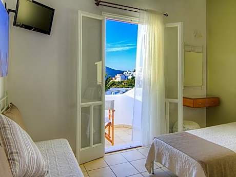 Double or Twin Room with Sea View