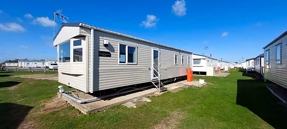 Delux Caravan - Clacton-on-sea