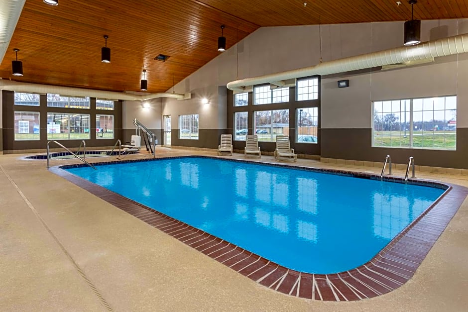 AmericInn by Wyndham Fulton Clinton