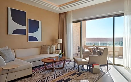 Fairmont Deluxe One-Bedroom Suite with Ocean View