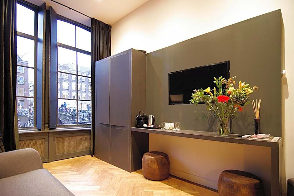 NEW! 2024 - The Canal Bridge Suites