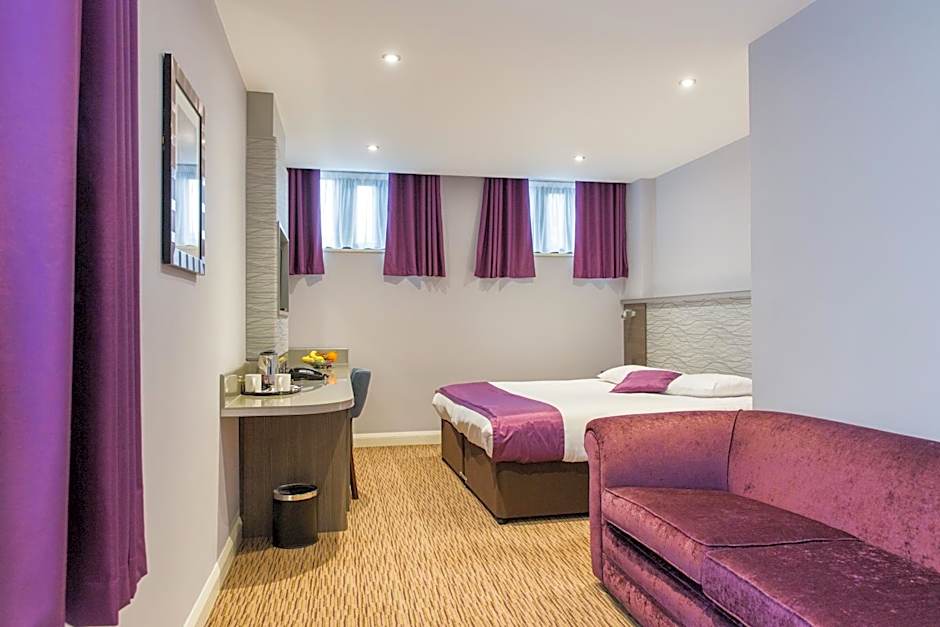 Hogs Back Hotel & Spa