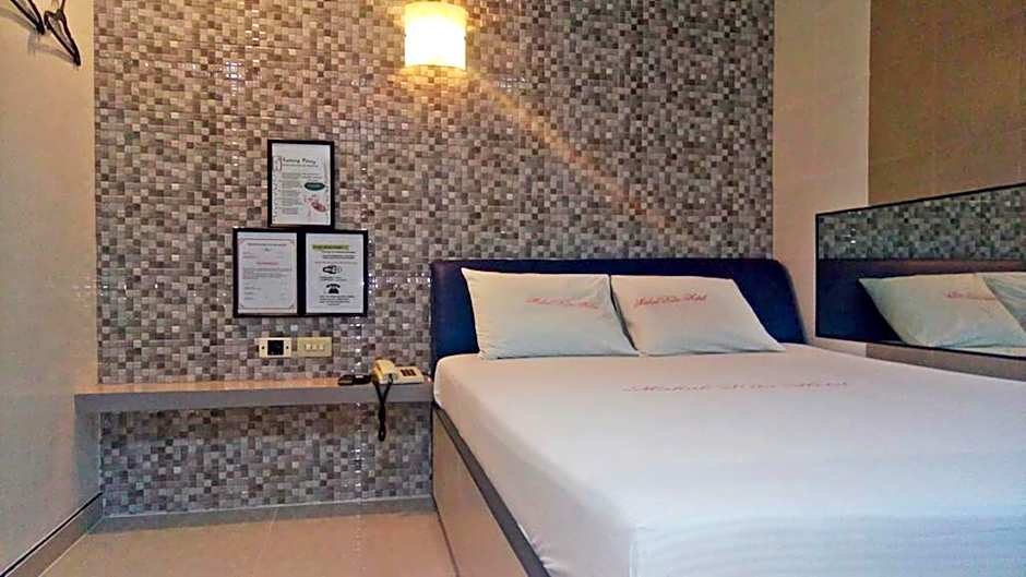 Mahal Kita Drive Inn