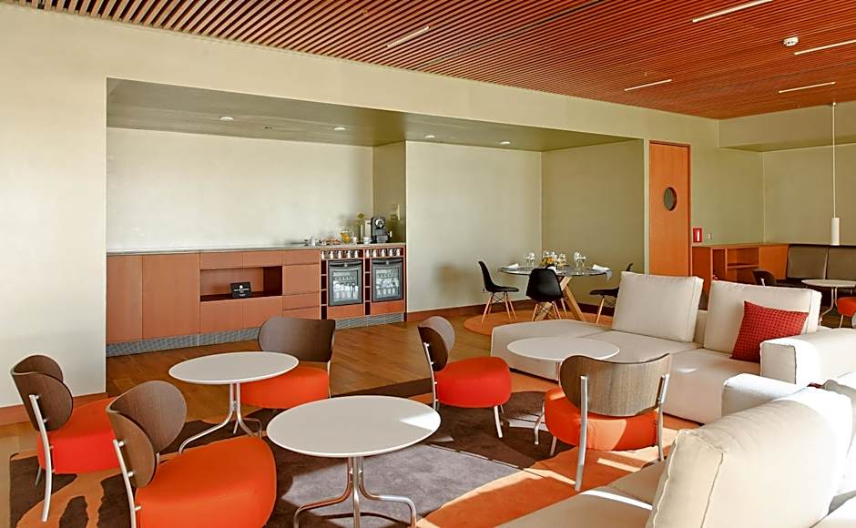 Hotel Reina Petronila