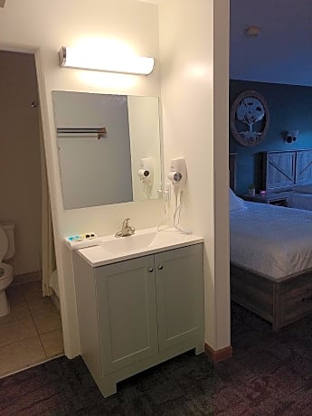 2 Queen Beds, Efficiency, Suite, Nonsmoking