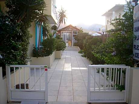 Albatross Apartments