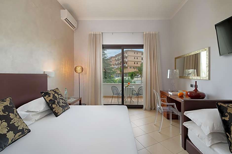 Photo 1 of 6 of 1 Double Bed or 2 Beds