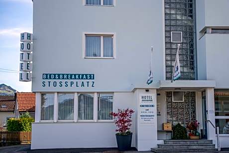 Hotel B&B Stossplatz anytime and easy self Check-in