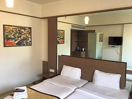Large Twin Room