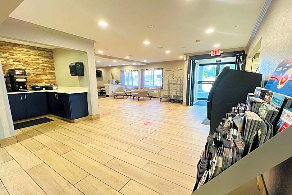 AmericInn by Wyndham Glendale/Milwaukee