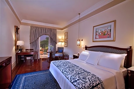 Grand Suite, 1 King Bed, Garden View