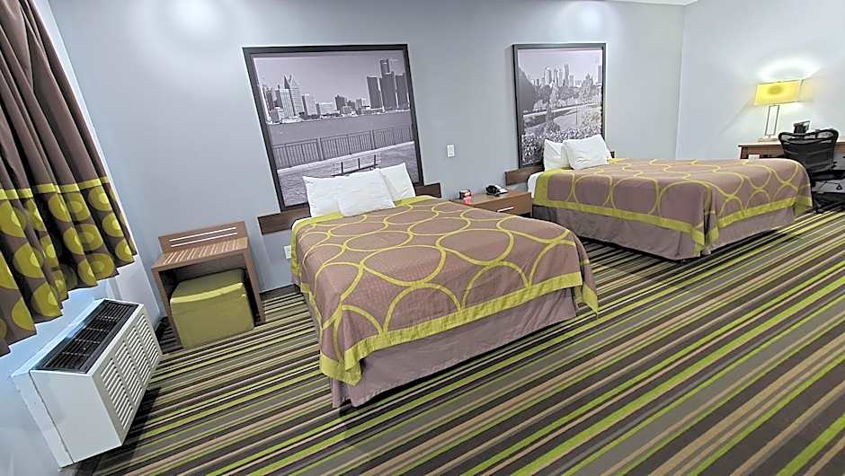 Super 8 by Wyndham Windsor/Dougall