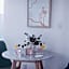 The Wesley by AvantStay Mid-Century Modern Oasis with Pool