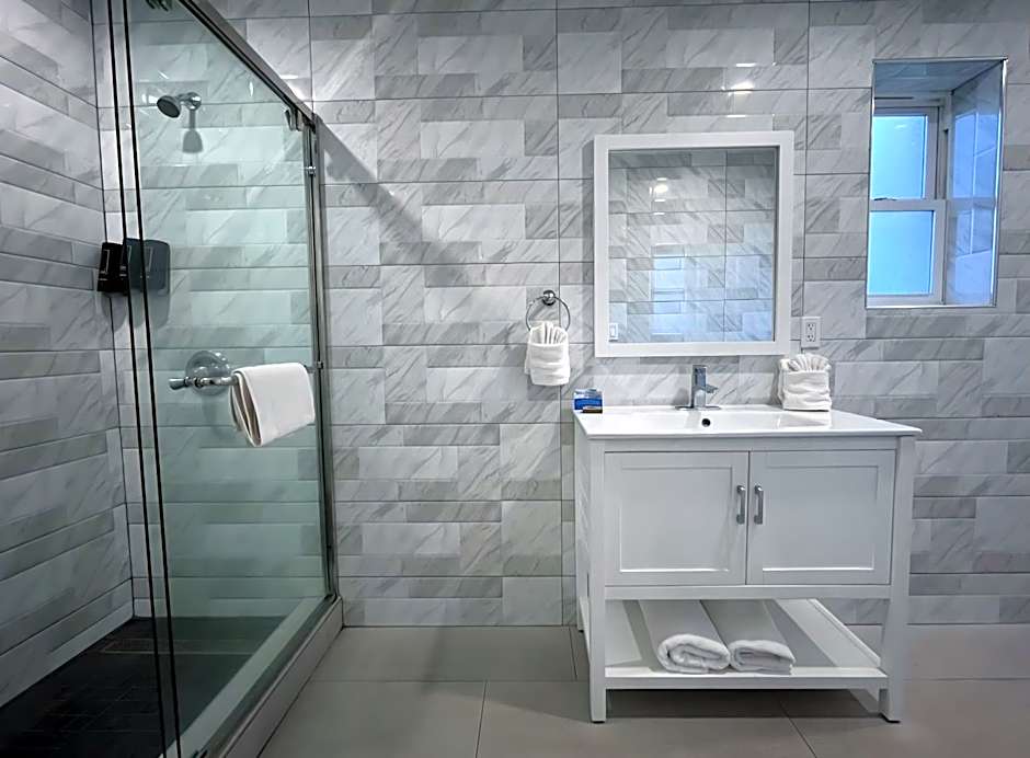 Inn By the Bay Monterey