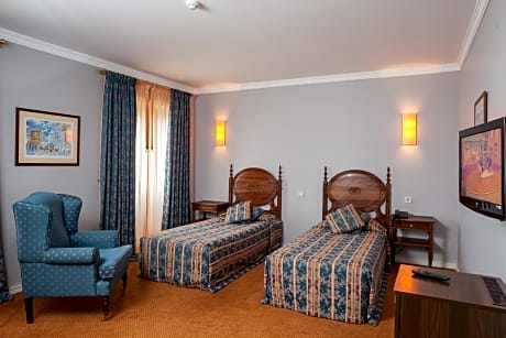 Double or Twin Room with Extra Bed (3 Adults)