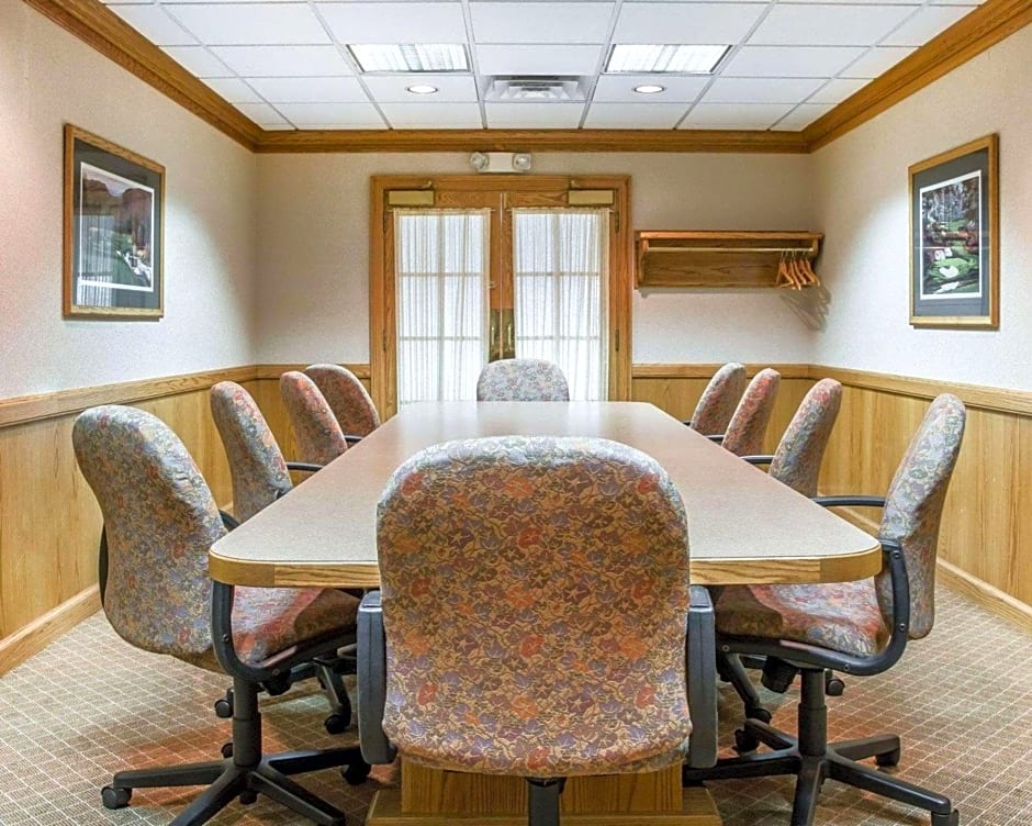 Quality Inn & Suites Monroe