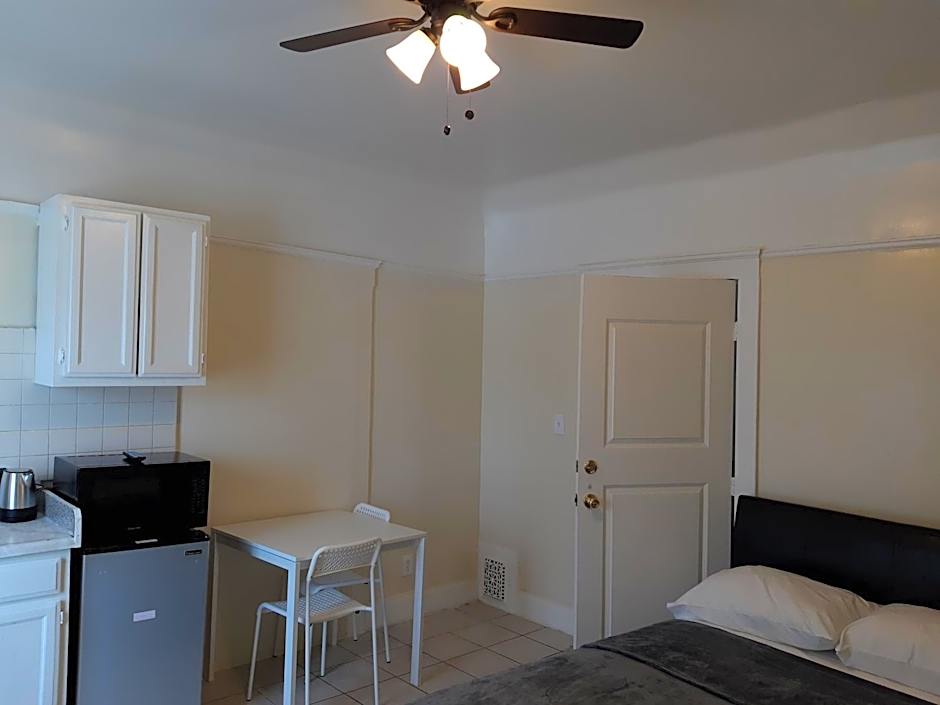 Pads on Pasadena Ave