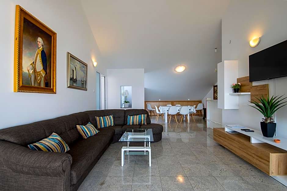 Apartments Lantina