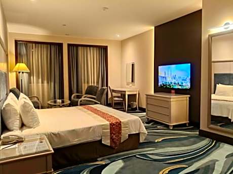 Deluxe King Bed