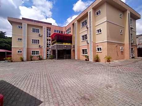 Pameec Luxury Suites Utako