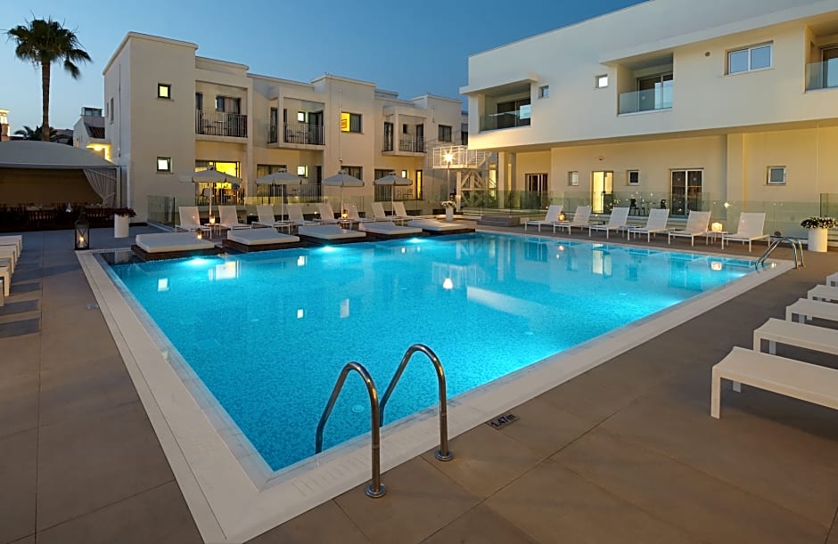 Melpo Antia Luxury Apartments & Suites