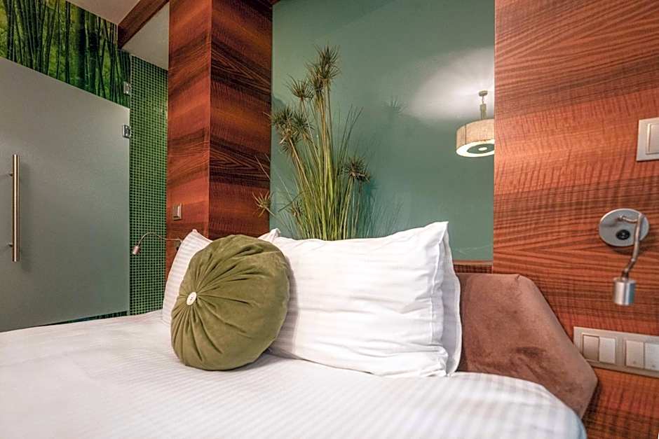 Golden Pars Hotel