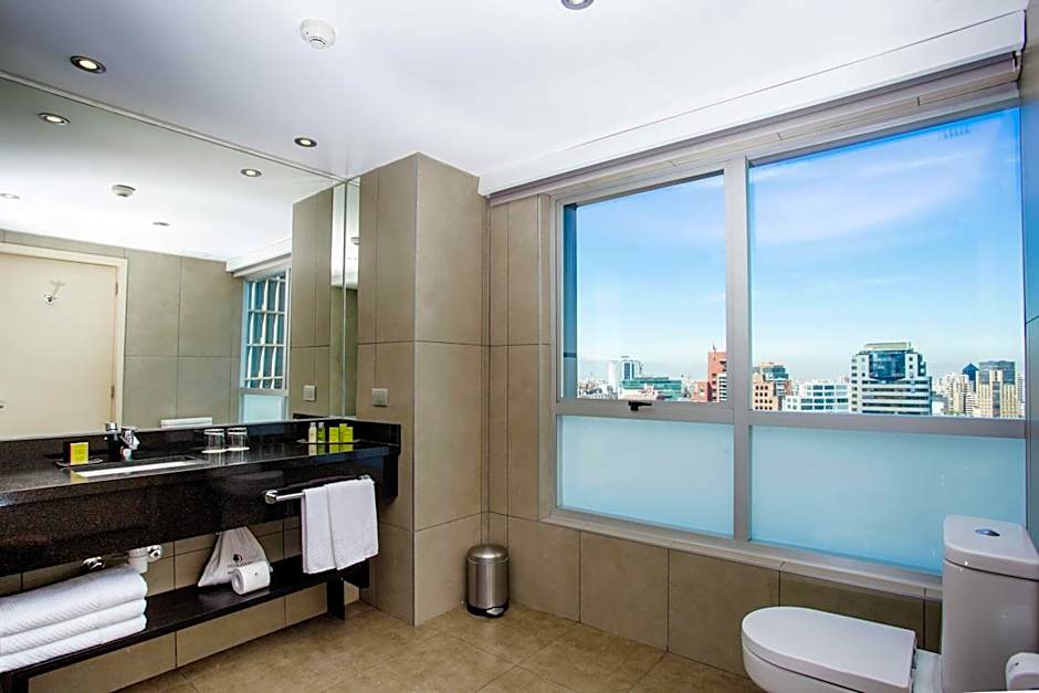 DoubleTree BY HILTON Santiago Vitacura