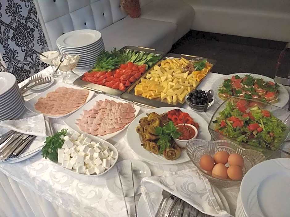 Manhattan Hotel & Restaurant