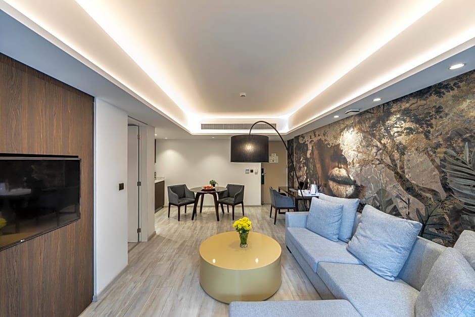 Almond Business Hotel