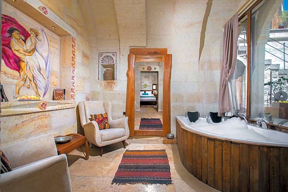 Cappa Via Cave Hotel