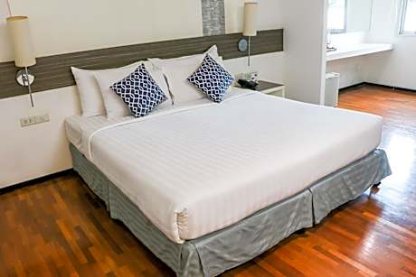 Executive King Room with Bath Tub