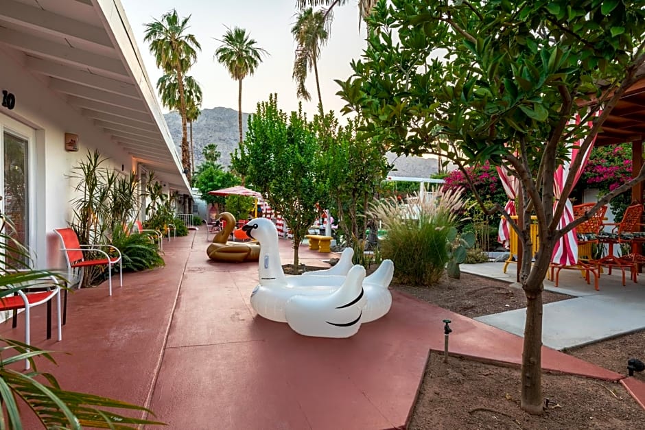 Float Palm Springs - Adults Only