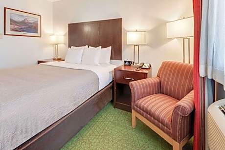 1 Queen Bed Nonsmoking