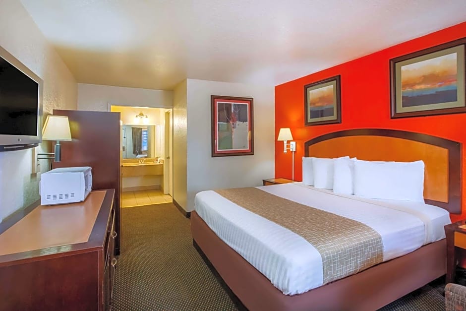 Travelodge by Wyndham Houston Hobby Airport