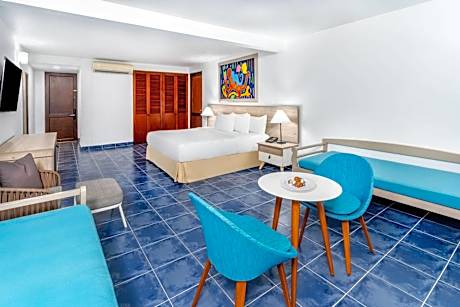 Ocean View Plus, 1 King Bed